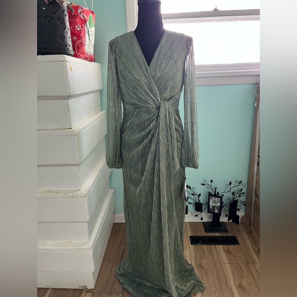 Adrianna Papell Green Pleated Wrap Dress with Bishop Sleeves